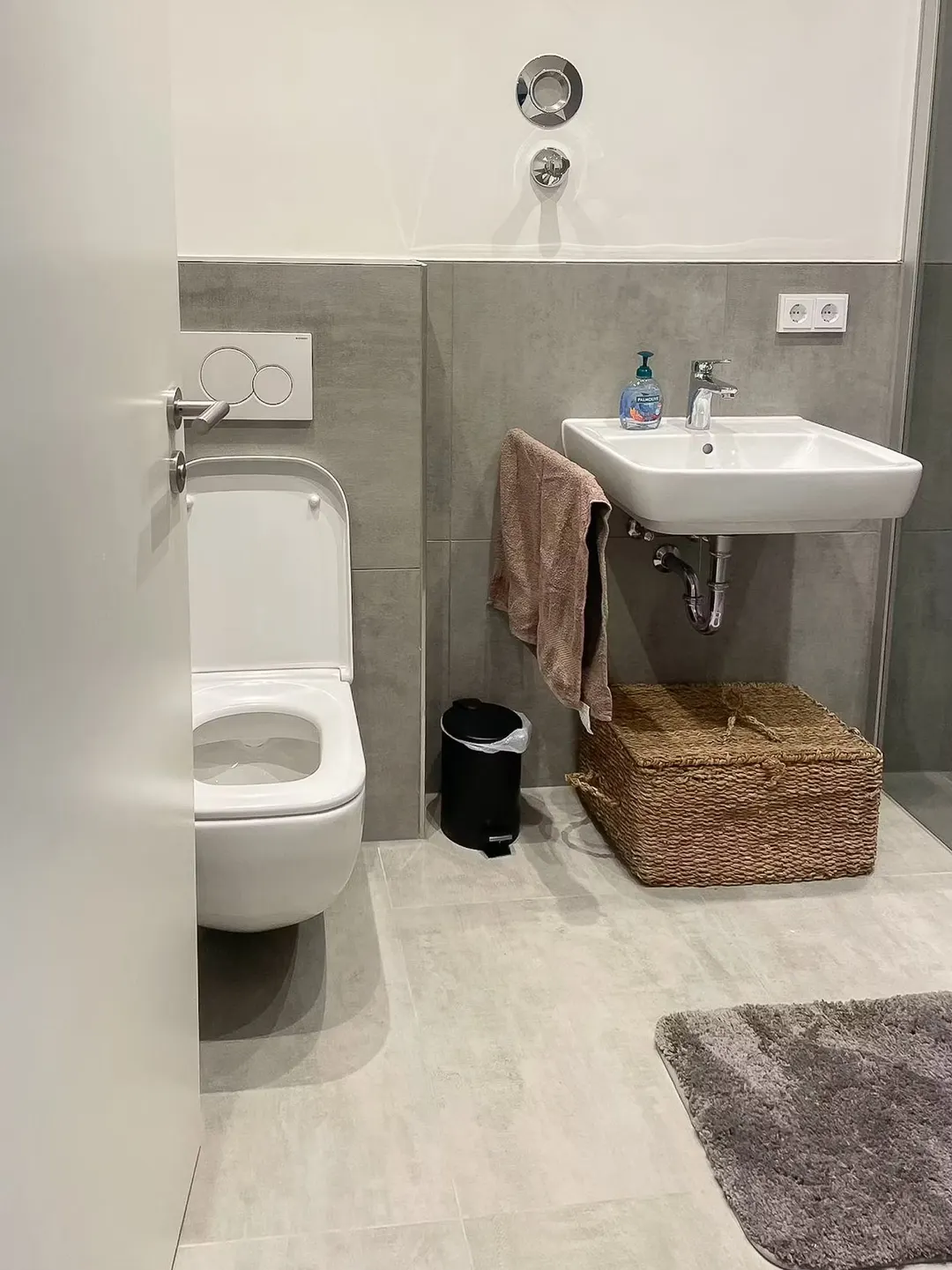 8 Bathroom