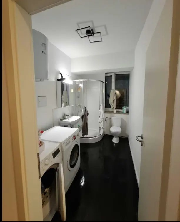 8 Bathroom