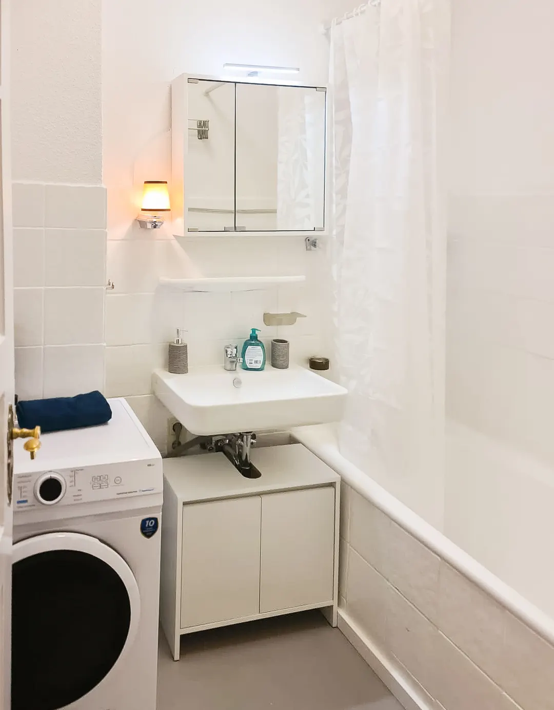 8 Bathroom