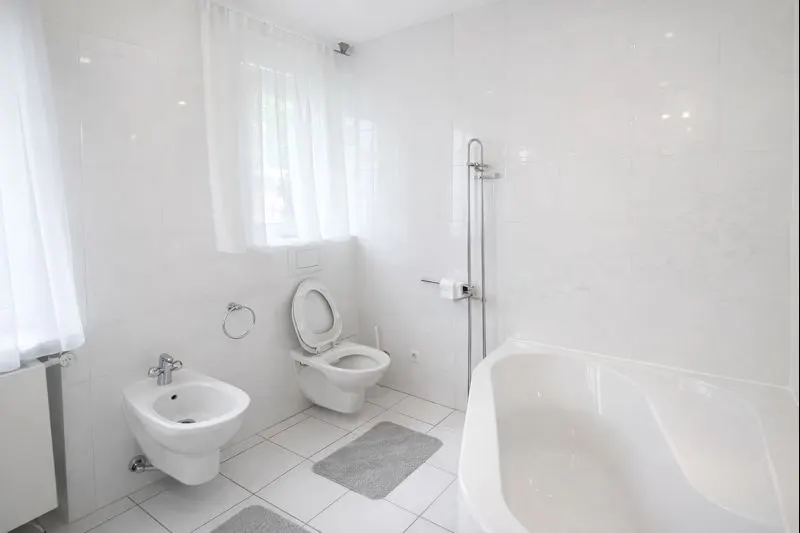 5 Bathroom 5 Bathroom